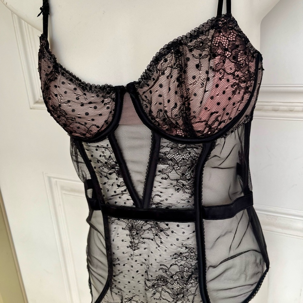 Victoria's Secret Black and Pink Lace Bustier SZ M sexy lingerie